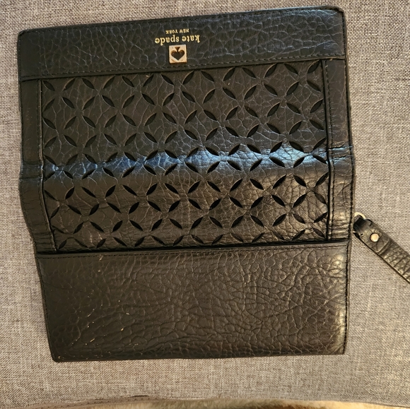 Kate Spade Perri Lane Linney Wallet/Wristlet W/ Beautiful Cutout Detail - Picture 4 of 10